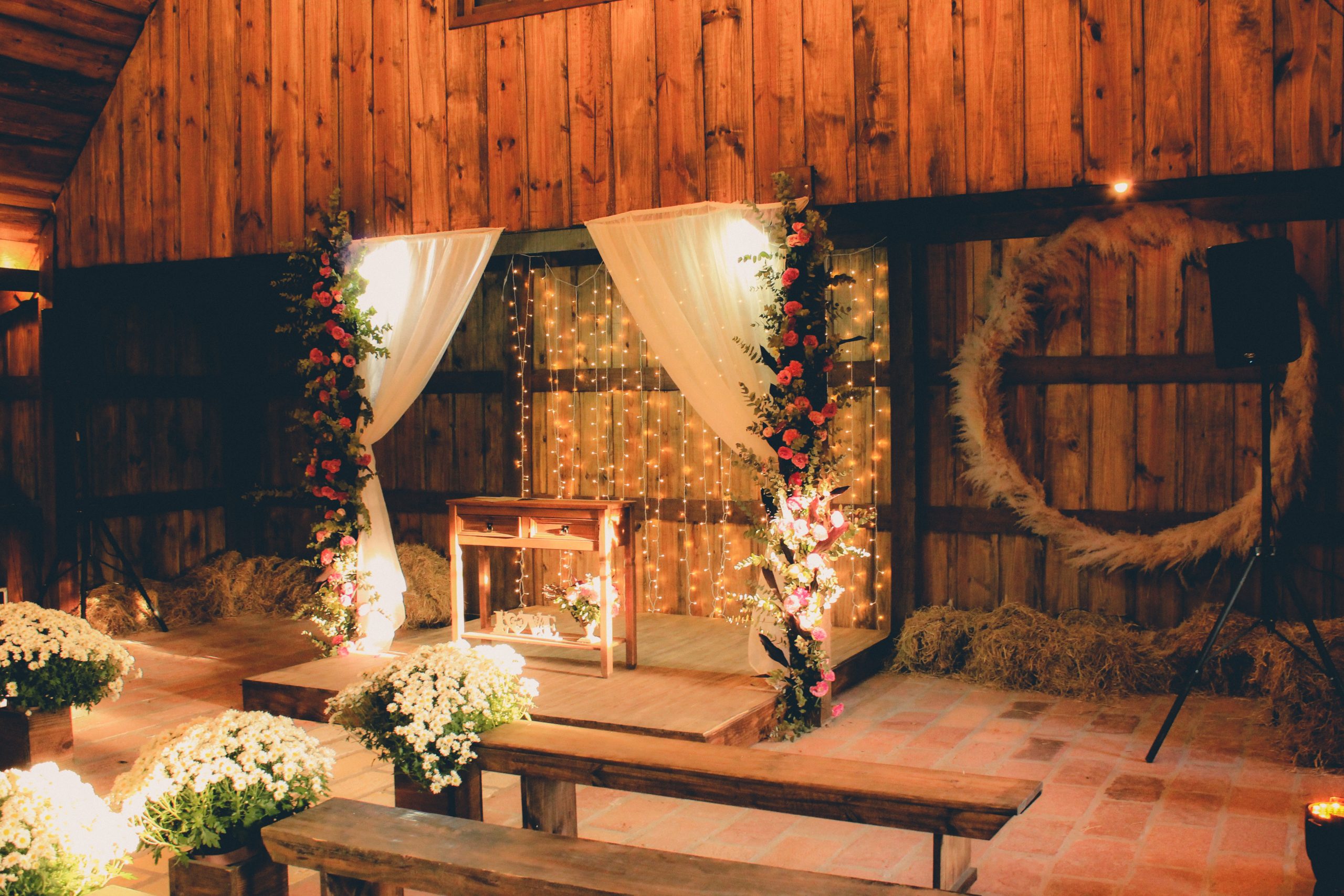 15 Amazing Zoom Background Photos for Your Virtual Wedding